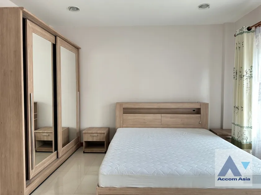 17  4 br Townhouse for rent and sale in Sukhumvit ,Bangkok BTS Phra khanong AA31038