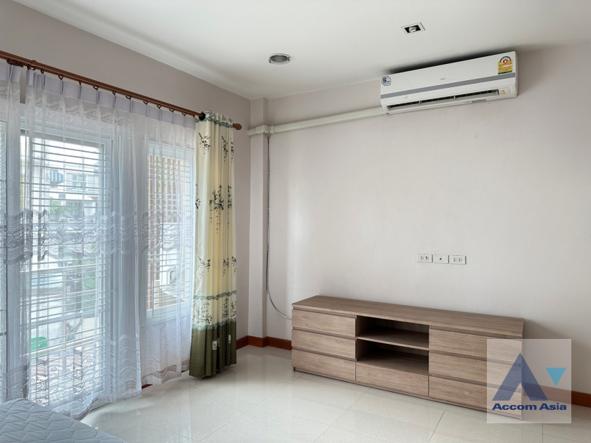 10  4 br Townhouse for rent and sale in Sukhumvit ,Bangkok BTS Phra khanong AA31038