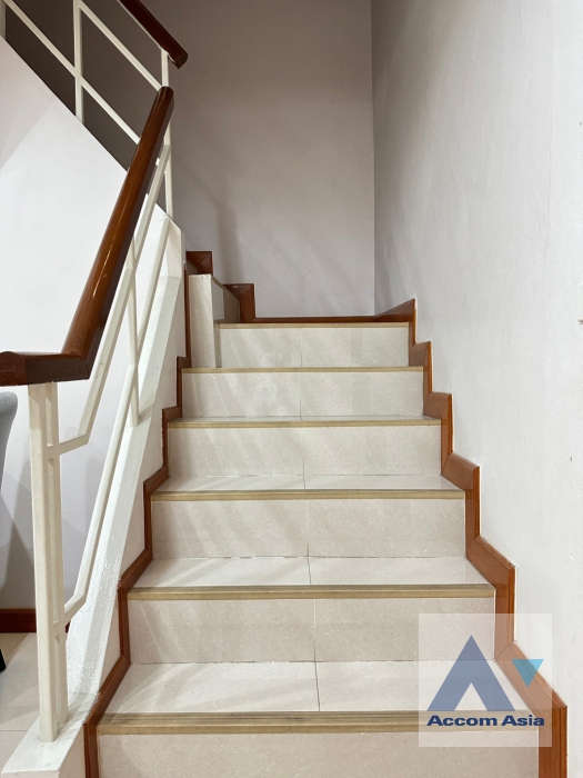 9  4 br Townhouse for rent and sale in Sukhumvit ,Bangkok BTS Phra khanong AA31038