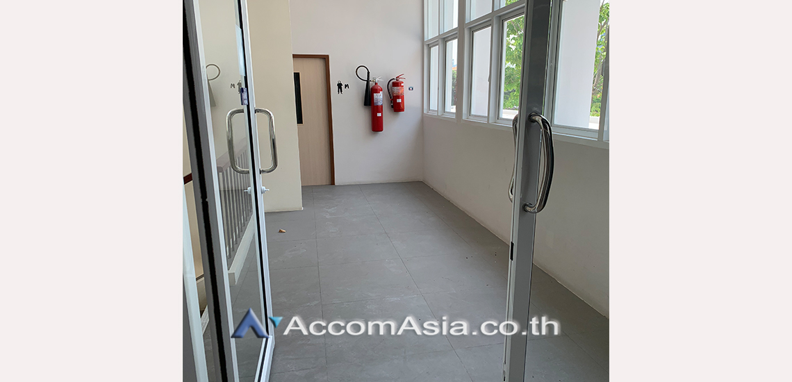 4  Retail / Showroom For Rent in Sukhumvit ,Bangkok BTS Phrom Phong at Trail and tail AA31042