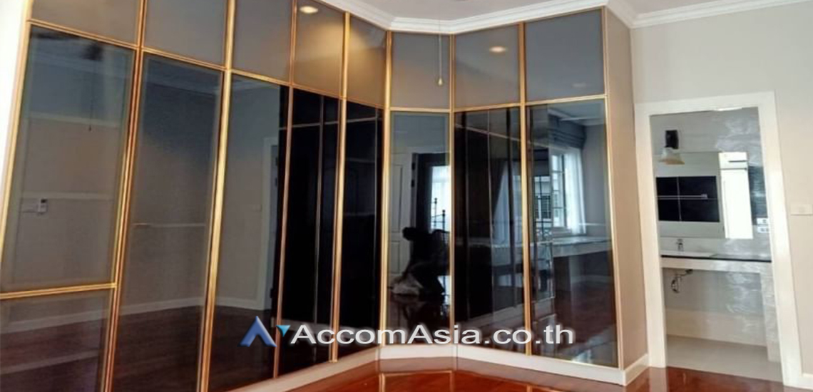 8  4 br House For Rent in Bang Na ,Bangkok  at Fantasia Villa 4 AA31050