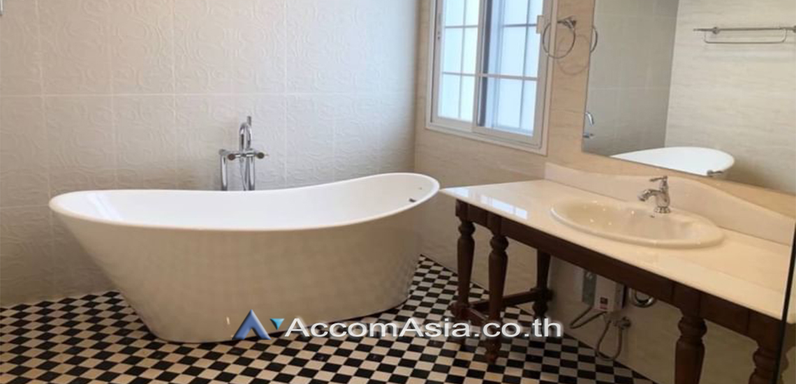 12  4 br House For Rent in Bang Na ,Bangkok  at Fantasia Villa 4 AA31050