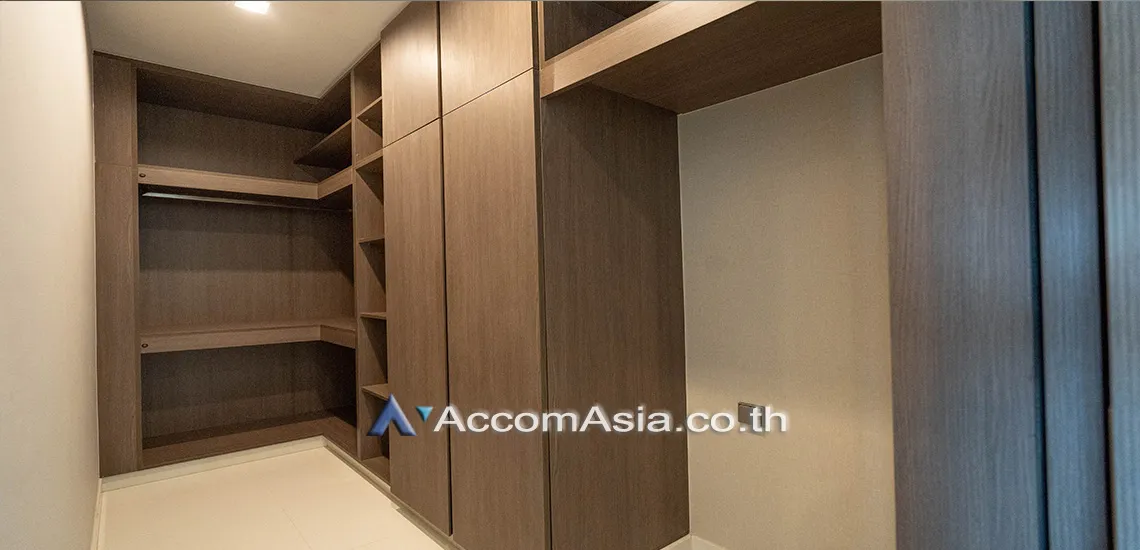 unit 2 Bedrooms  Condominium For Sale in Sukhumvit, Bangkok  near BTS Nana (AA31099)
