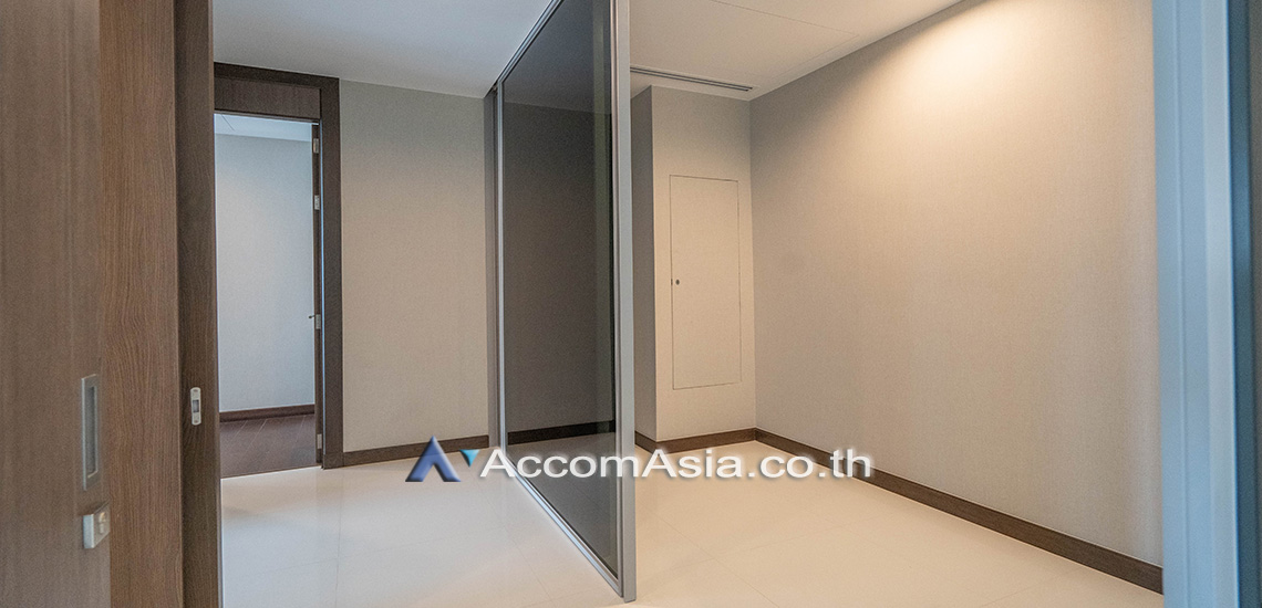 9  2 br Condominium For Sale in Sukhumvit ,Bangkok BTS Nana at Q1 Sukhumvit AA31099