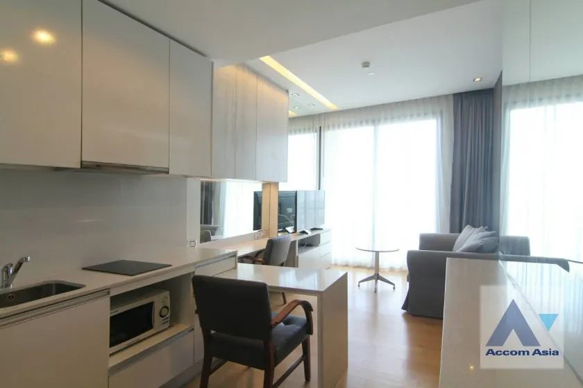 unit 1 Bedroom  Condominium For Rent & Sale in Phaholyothin, Bangkok  (AA31145)