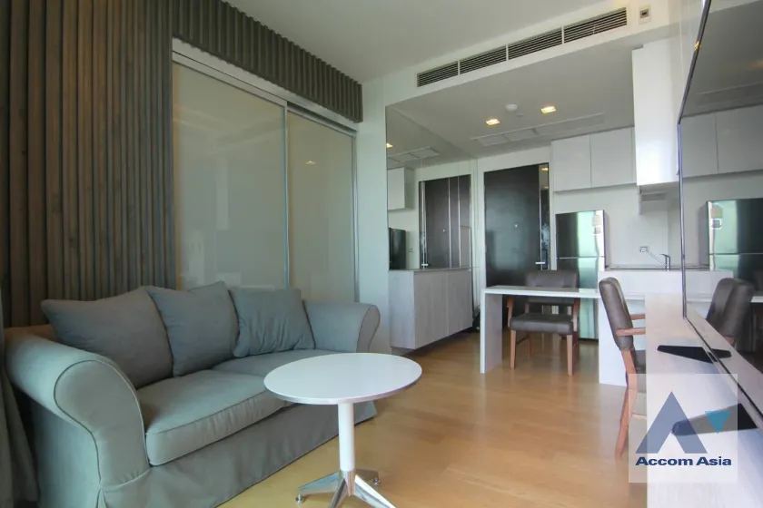 unit 1 Bedroom  Condominium For Rent & Sale in Phaholyothin, Bangkok  (AA31145)