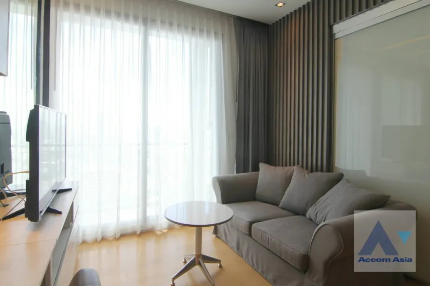 unit 1 Bedroom  Condominium For Rent & Sale in Phaholyothin, Bangkok  (AA31145)