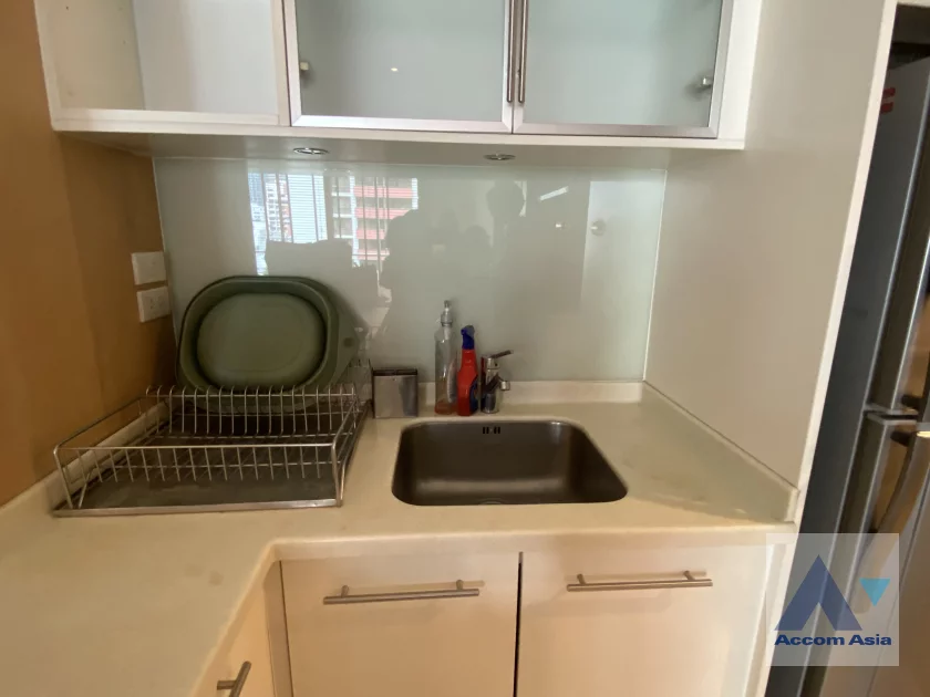 8  2 br Condominium For Rent in Silom ,Bangkok MRT Silom - BTS Sala Daeng at The Legend Saladaeng AA31167