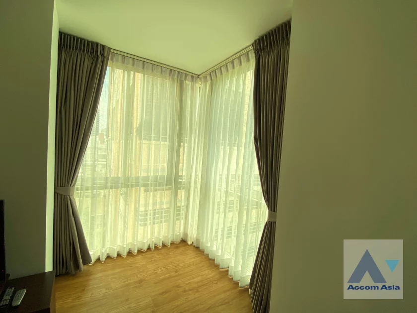 10  2 br Condominium For Rent in Silom ,Bangkok MRT Silom - BTS Sala Daeng at The Legend Saladaeng AA31167