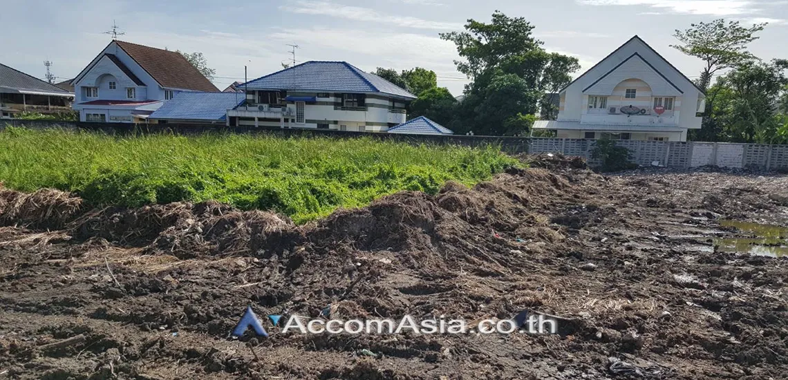 unit Land For Sale in Latkrabang, Bangkok  near ARL Ban Thap Chang (AA31186)