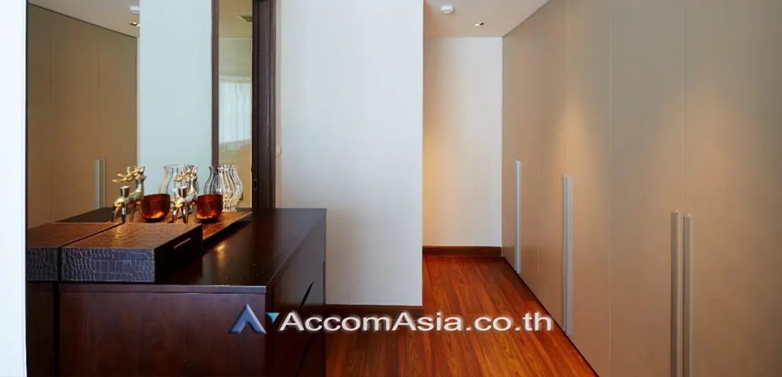 unit 1 Bedroom  Apartment For Rent in Sukhumvit, Bangkok  near BTS Ekkamai (AA31195)