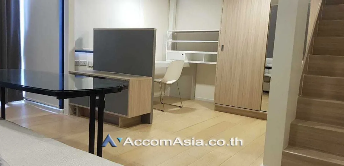 Chewathai Residence Asoke Condominium  1 Bedroom for Sale MRT Rama 9 in Phaholyothin Bangkok