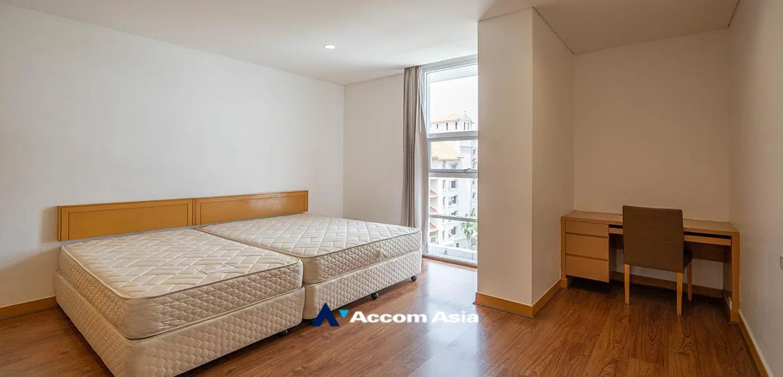8  3 br Apartment For Rent in Sukhumvit ,Bangkok BTS Ekkamai at Ekkamai Family Apartment AA31230