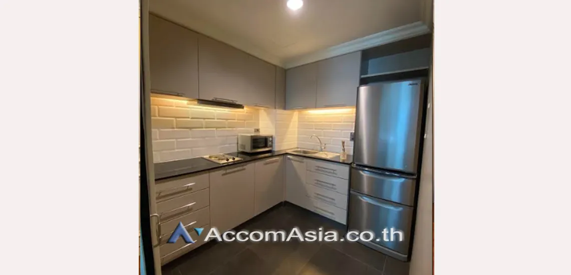 unit 1 Bedroom  Condominium For Rent in Ploenchit, Bangkok  near BTS Ratchadamri (AA31251)