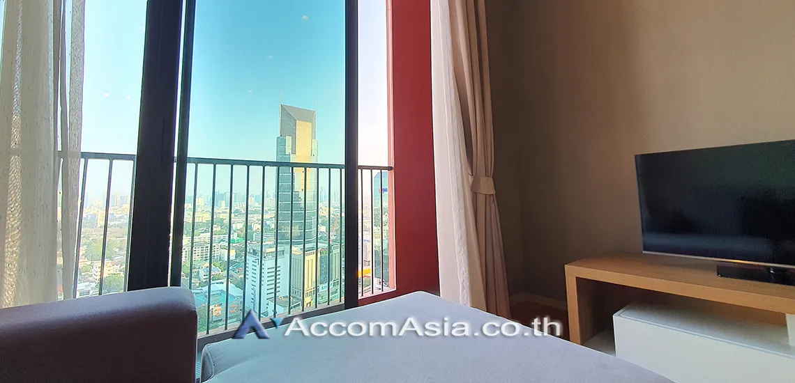 unit 2 Bedrooms  Condominium For Rent in Phaholyothin, Bangkok  near BTS Ari (AA31271)