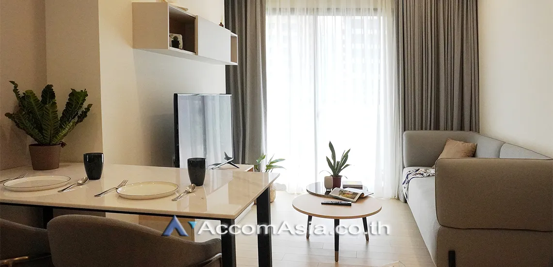 unit 1 Bedroom  Apartment For Rent & Sale in Ploenchit, Bangkok  near BTS Chitlom (AA31303)