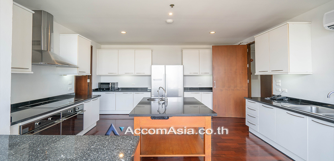 6  4 br Apartment for rent and sale in Silom ,Bangkok BTS Surasak at A Unique design and Terrace AA31349