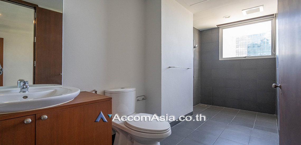 18  4 br Apartment for rent and sale in Silom ,Bangkok BTS Surasak at A Unique design and Terrace AA31349