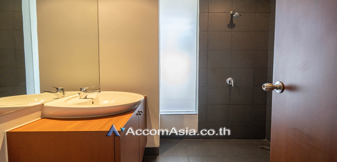 19  4 br Apartment for rent and sale in Silom ,Bangkok BTS Surasak at A Unique design and Terrace AA31349