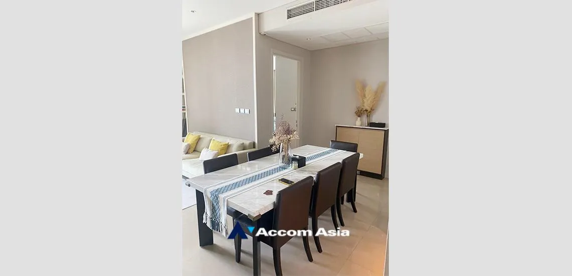 unit 2 Bedrooms  Condominium For Rent in Ploenchit, Bangkok  near BTS Chitlom (AA31714)