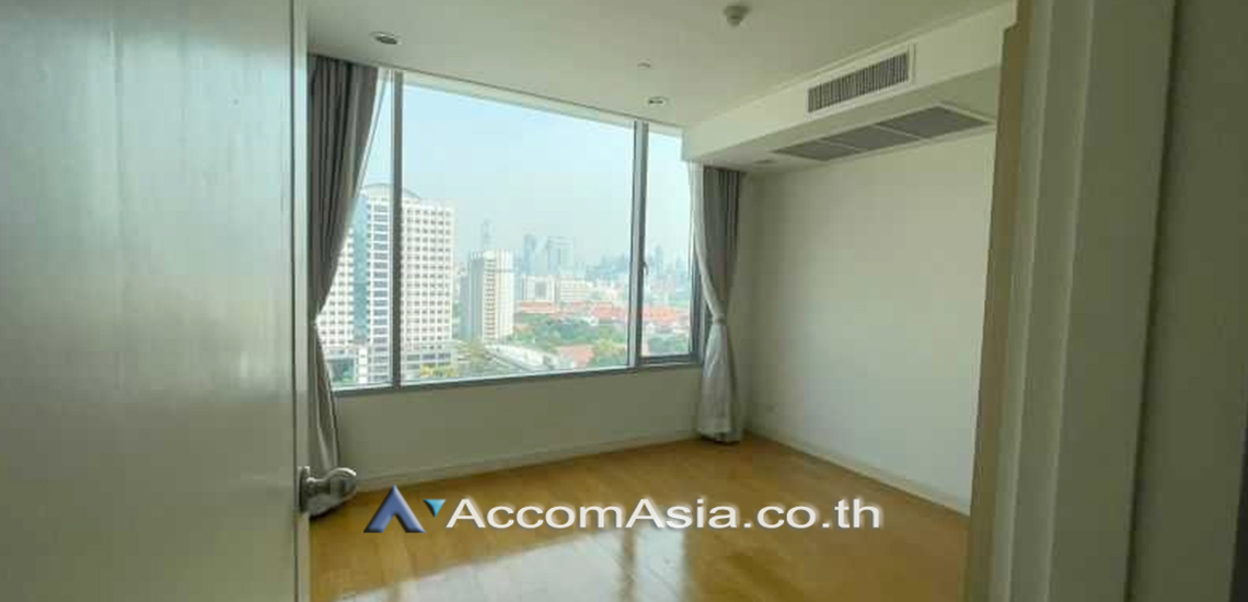 13  4 br Condominium For Rent in Ploenchit ,Bangkok MRT Sam Yan - BTS Sala Daeng at Chamchuri Square Residence AA31716