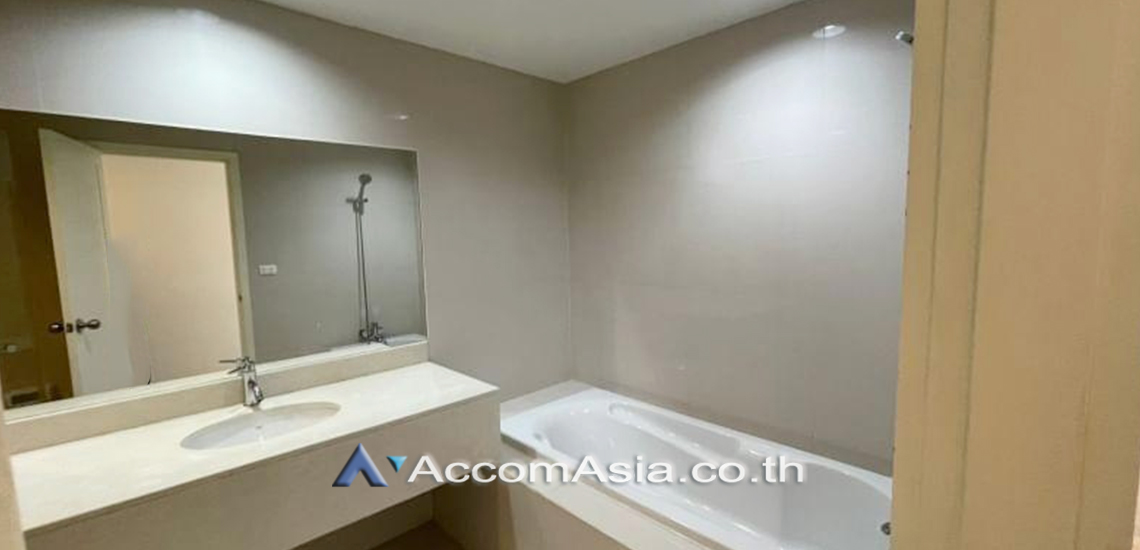 15  4 br Condominium For Rent in Ploenchit ,Bangkok MRT Sam Yan - BTS Sala Daeng at Chamchuri Square Residence AA31716