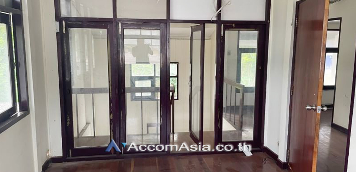 5  3 br House For Rent in Pattanakarn ,Bangkok ARL Hua Mak AA31726