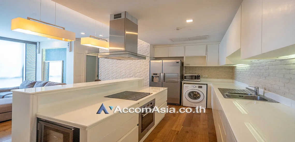 unit 1 Bedroom  Condominium For Rent in Sathorn, Bangkok  near BTS Chong Nonsi (AA31732)