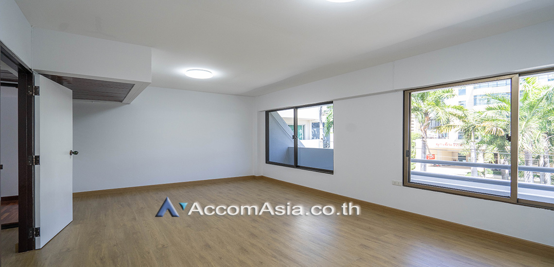 5  4 br Townhouse for rent and sale in Sukhumvit ,Bangkok BTS Thong Lo AA31736