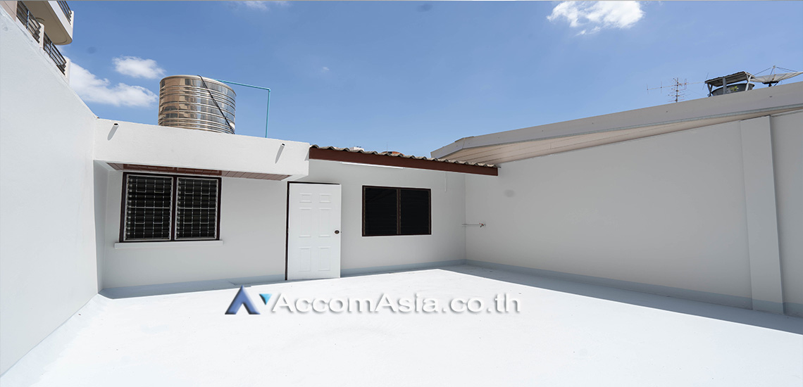 12  4 br Townhouse for rent and sale in Sukhumvit ,Bangkok BTS Thong Lo AA31736