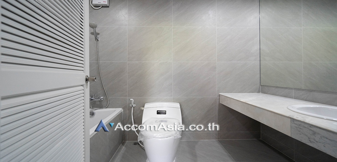 15  4 br Townhouse for rent and sale in Sukhumvit ,Bangkok BTS Thong Lo AA31736