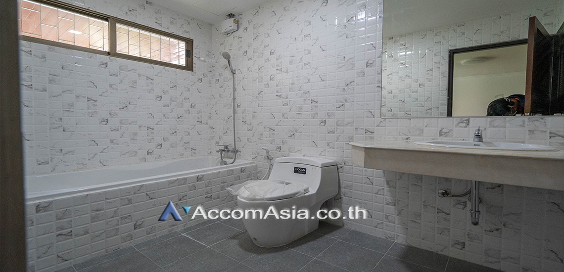 14  4 br Townhouse for rent and sale in Sukhumvit ,Bangkok BTS Thong Lo AA31736