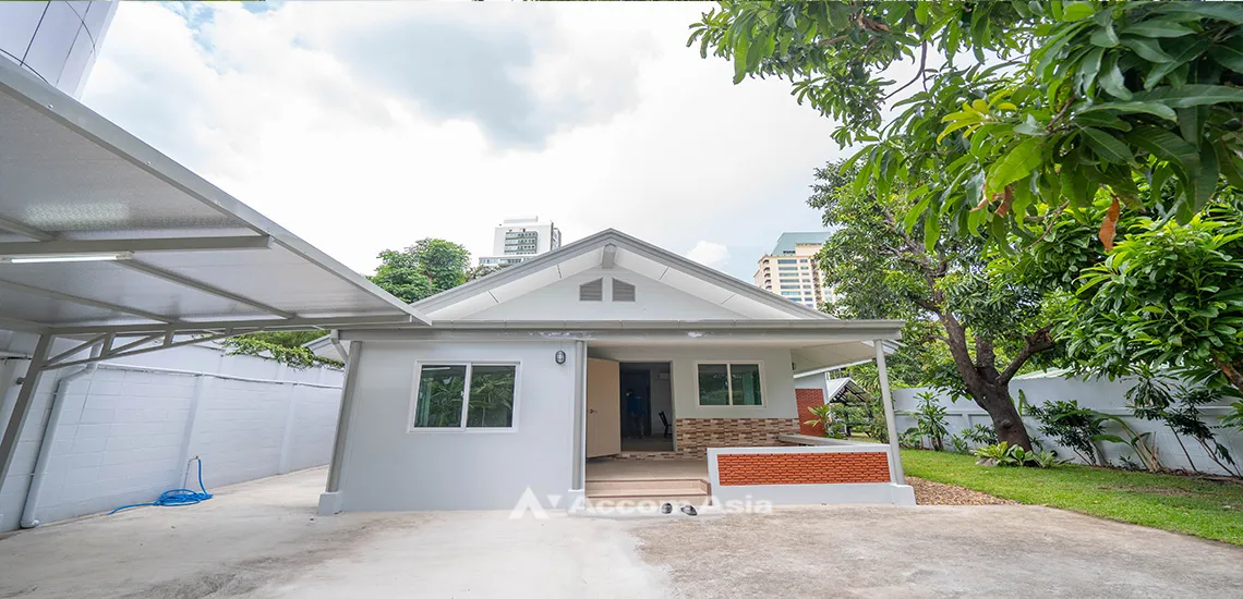 unitPet friendly |  3 Bedrooms  House For Rent & Sale in Sukhumvit, Bangkok  near MRT Sukhumvit - BTS Asok (AA31766)