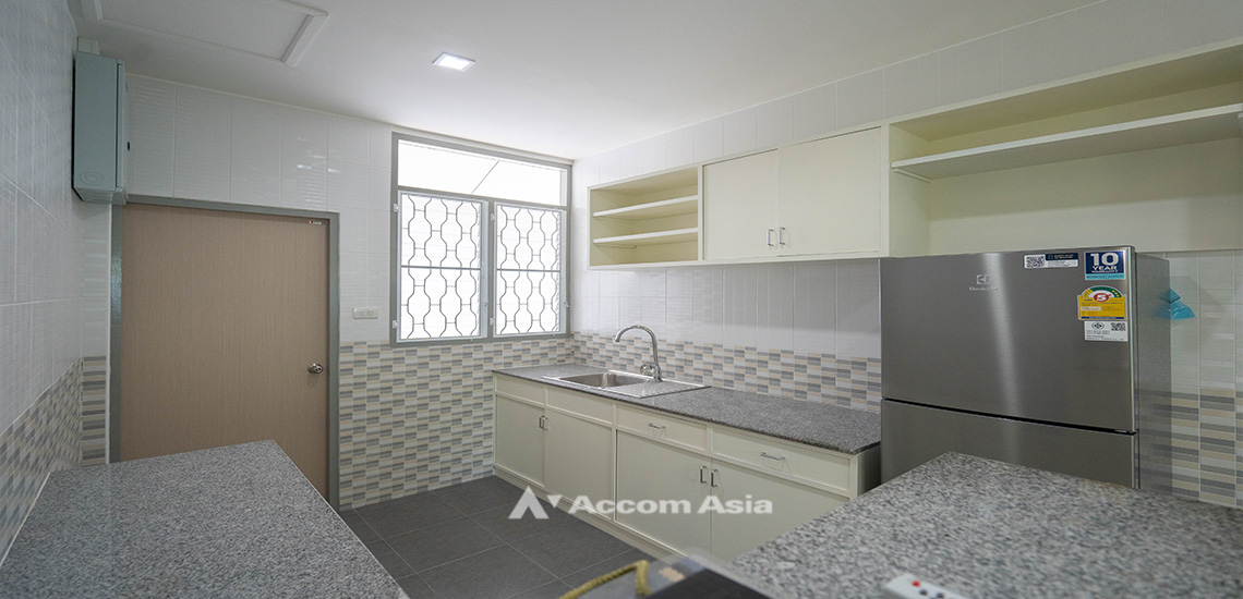 12  3 br House for rent and sale in Sukhumvit ,Bangkok MRT Sukhumvit - BTS Asok at House in Compound AA31766