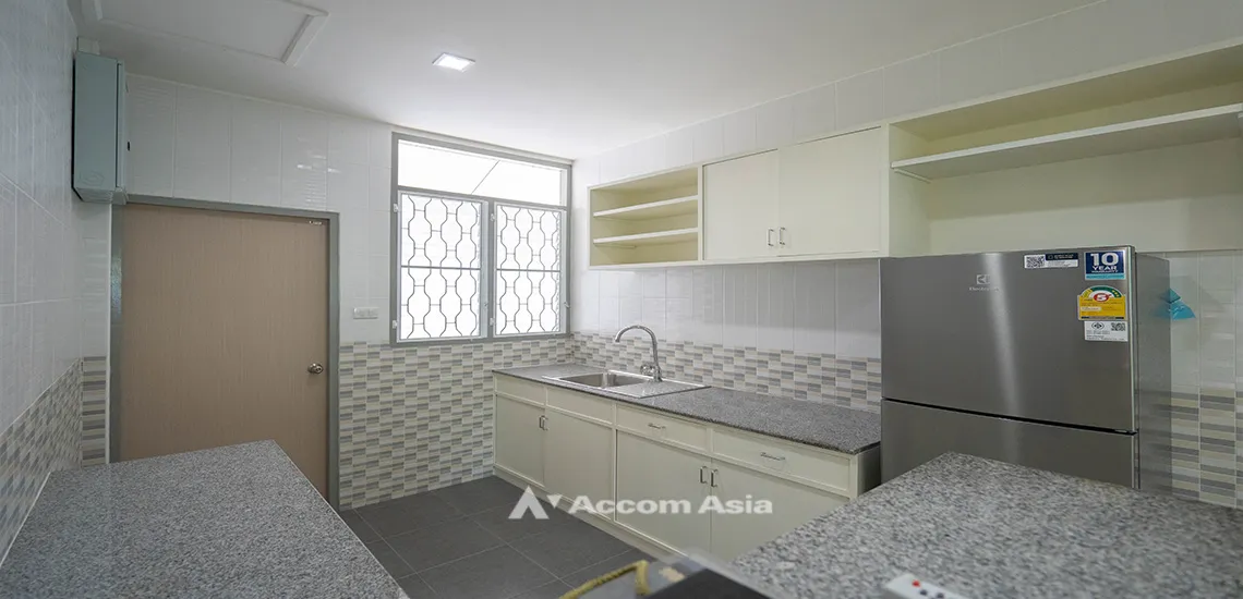 12  3 br House for rent and sale in Sukhumvit ,Bangkok MRT Sukhumvit - BTS Asok at House in Compound AA31766