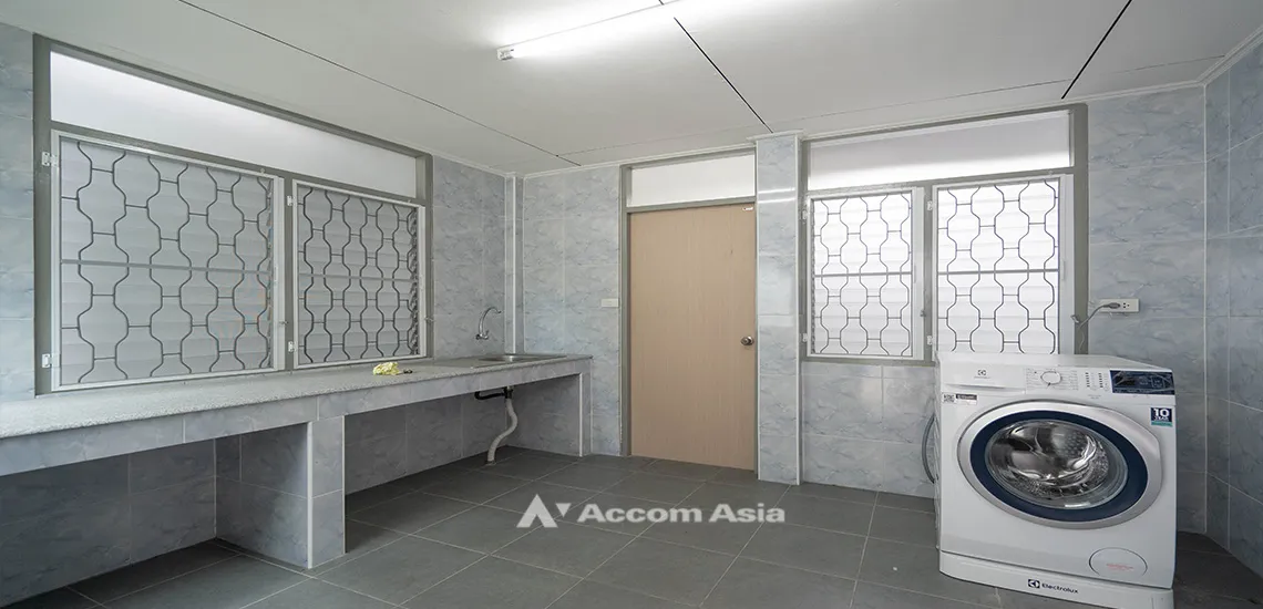 13  3 br House for rent and sale in Sukhumvit ,Bangkok MRT Sukhumvit - BTS Asok at House in Compound AA31766