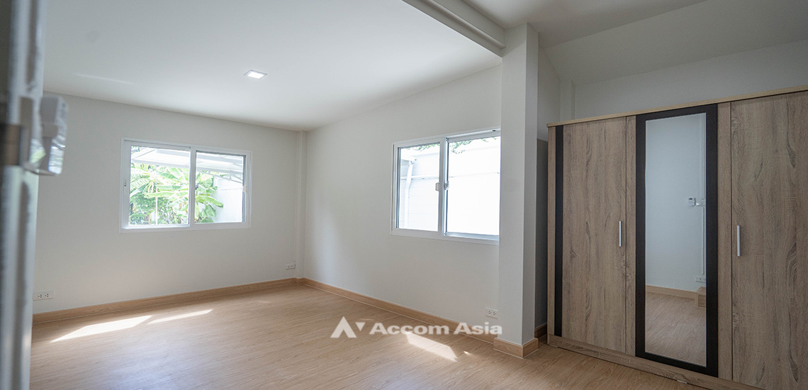 15  3 br House for rent and sale in Sukhumvit ,Bangkok MRT Sukhumvit - BTS Asok at House in Compound AA31766