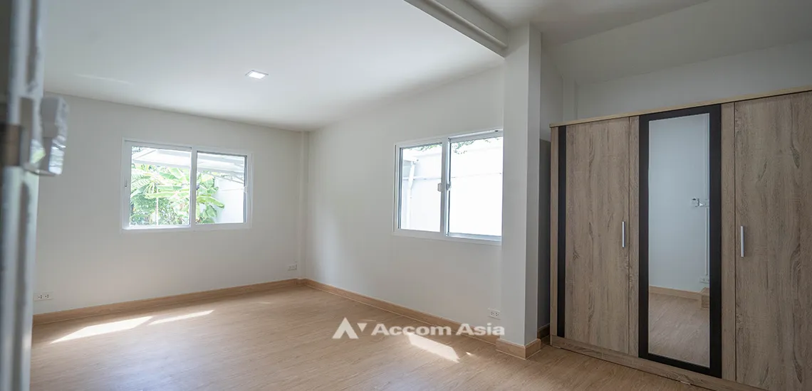 15  3 br House for rent and sale in Sukhumvit ,Bangkok MRT Sukhumvit - BTS Asok at House in Compound AA31766