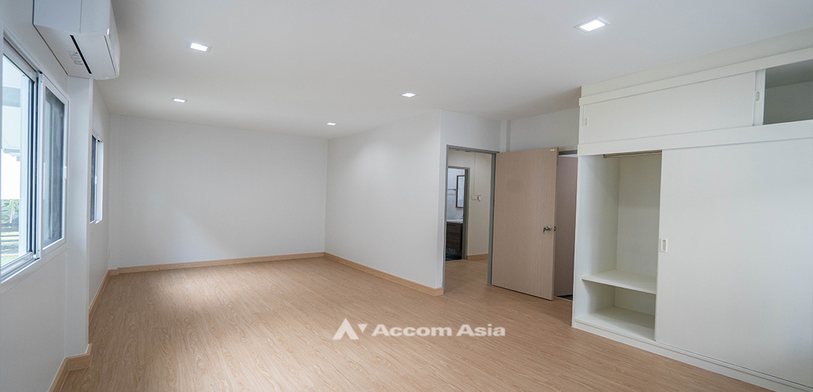 17  3 br House for rent and sale in Sukhumvit ,Bangkok MRT Sukhumvit - BTS Asok at House in Compound AA31766