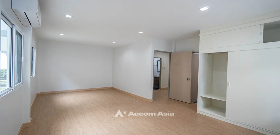 17  3 br House for rent and sale in Sukhumvit ,Bangkok MRT Sukhumvit - BTS Asok at House in Compound AA31766