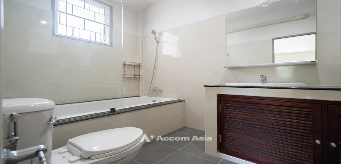20  3 br House for rent and sale in Sukhumvit ,Bangkok MRT Sukhumvit - BTS Asok at House in Compound AA31766