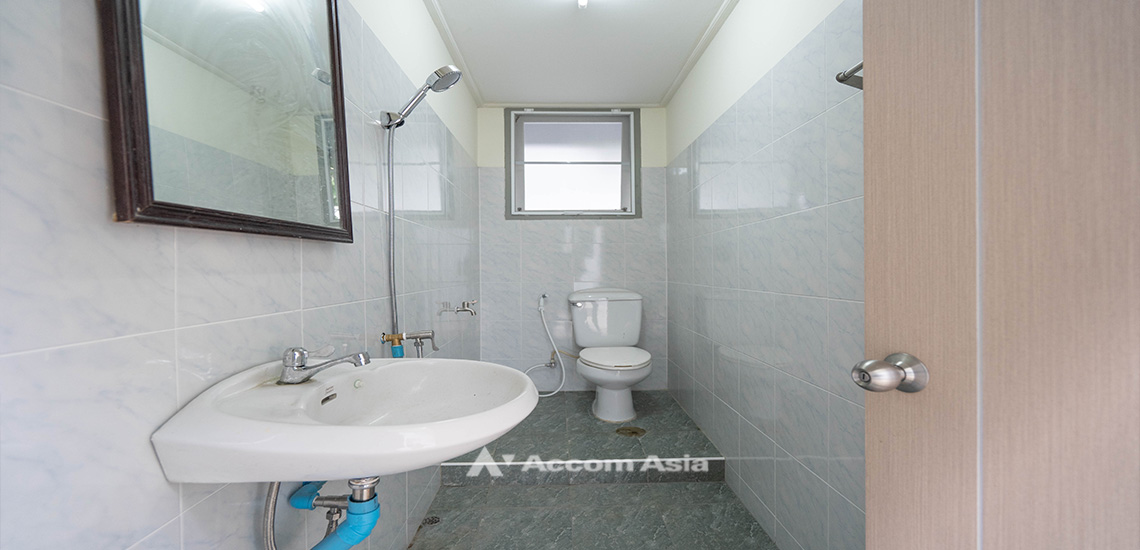 21  3 br House for rent and sale in Sukhumvit ,Bangkok MRT Sukhumvit - BTS Asok at House in Compound AA31766