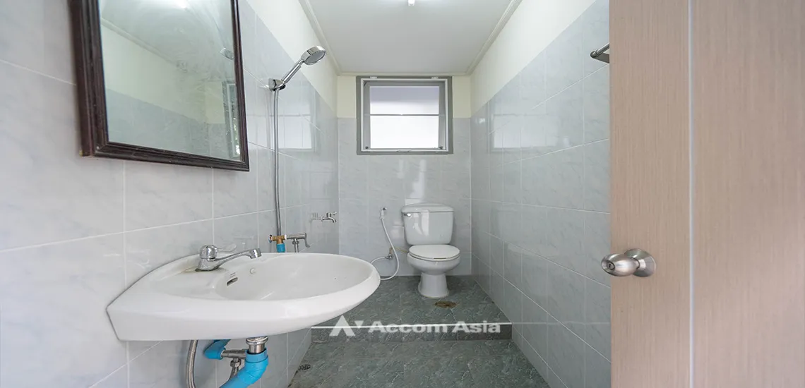 21  3 br House for rent and sale in Sukhumvit ,Bangkok MRT Sukhumvit - BTS Asok at House in Compound AA31766
