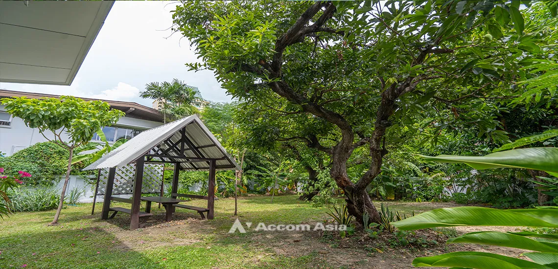 6  3 br House for rent and sale in Sukhumvit ,Bangkok MRT Sukhumvit - BTS Asok at House in Compound AA31766