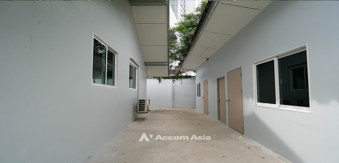 8  3 br House for rent and sale in Sukhumvit ,Bangkok MRT Sukhumvit - BTS Asok at House in Compound AA31766