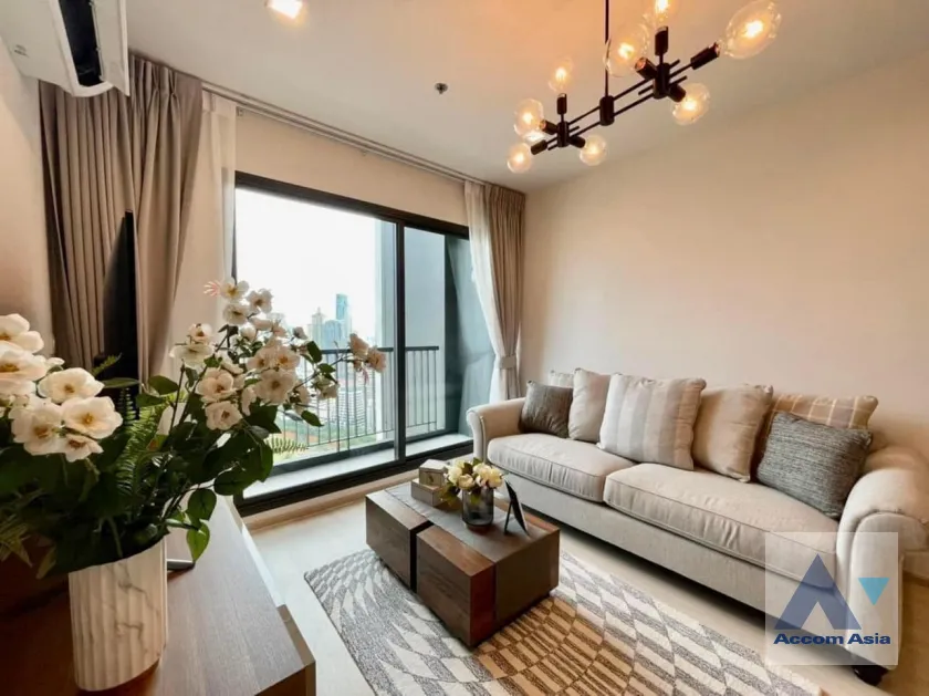 unit 2 Bedrooms  Condominium For Rent in Ploenchit, Bangkok  near BTS Ploenchit (AA31782)