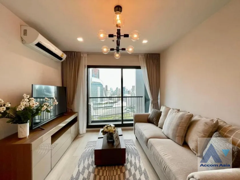 unit 2 Bedrooms  Condominium For Rent in Ploenchit, Bangkok  near BTS Ploenchit (AA31782)