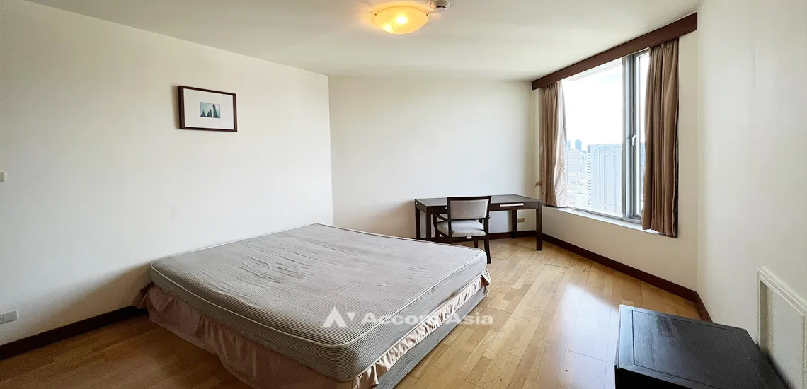 13  3 br Condominium For Sale in Ploenchit ,Bangkok BTS Ploenchit at All Seasons Mansion AA31854