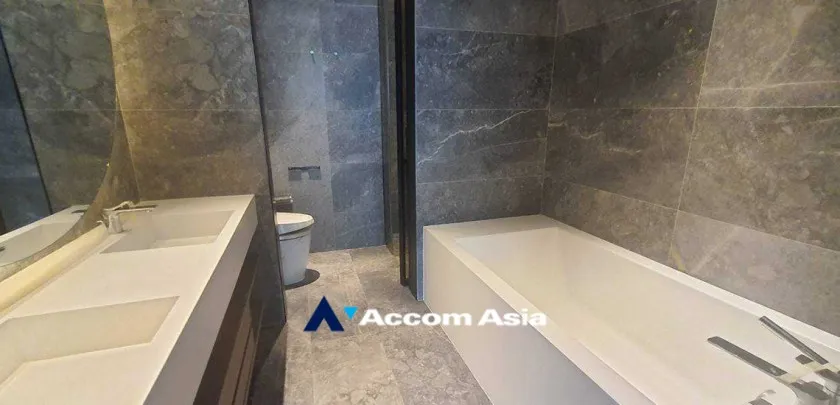 8  3 br Condominium For Sale in Charoen Nakhon ,Bangkok BTS Krung Thon Buri at Banyan Tree Residences Riverside AA31885