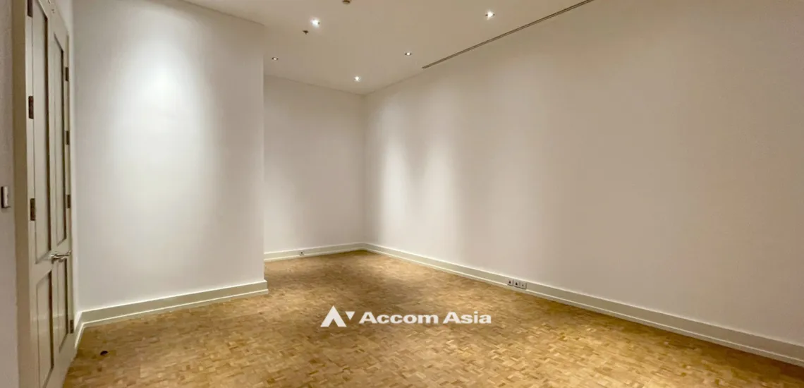 23  3 br Condominium For Sale in Silom ,Bangkok BTS Chong Nonsi at The Ritz Carlton Residences AA31939